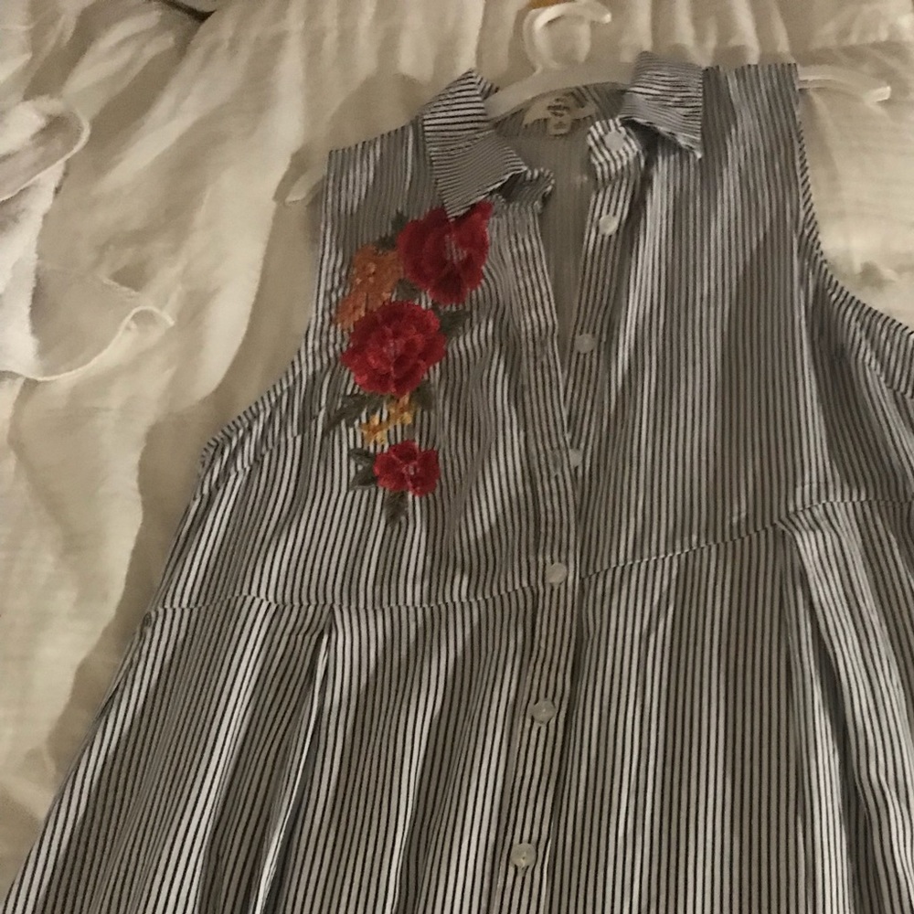 Oops company dress with floral embroidery